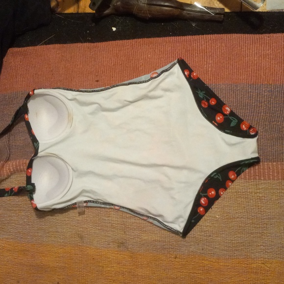 FitGlam Pin Up Style One Piece Swim Suit W/ Underwire, Padded Cups, Split Front - Picture 8 of 11